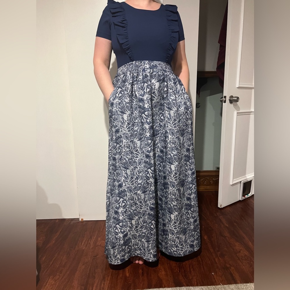 Dress - Picture 3 of 5